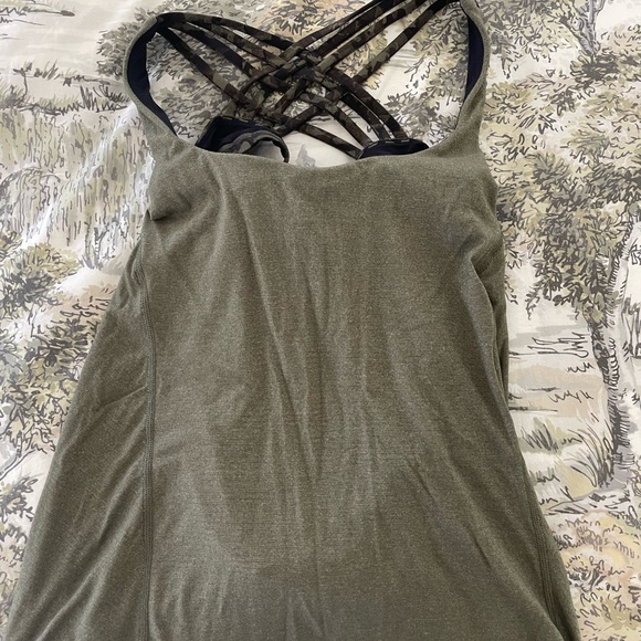 Bundle of Lululemon tanks - Picture 4 of 5